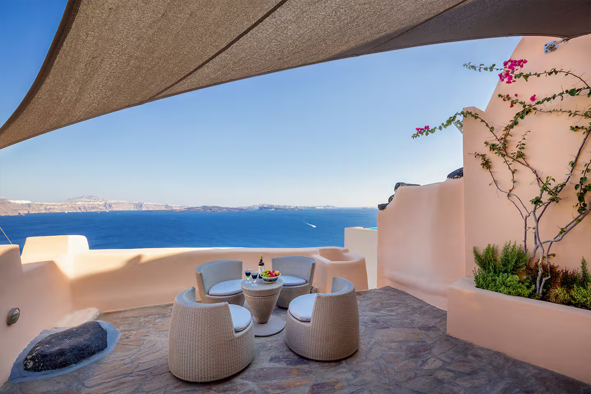 Iviscos Traditional House Oia Santorini